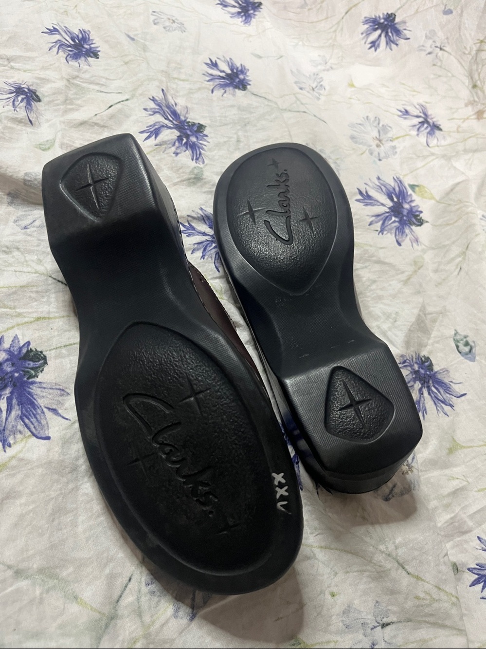 Clarks Brown Leather Slip-On Mules – Cushioned Comfort Sandals 🤎👡 - Picture 2 of 4